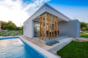 Ferienhaus In Šegotići Mit Großem Garten